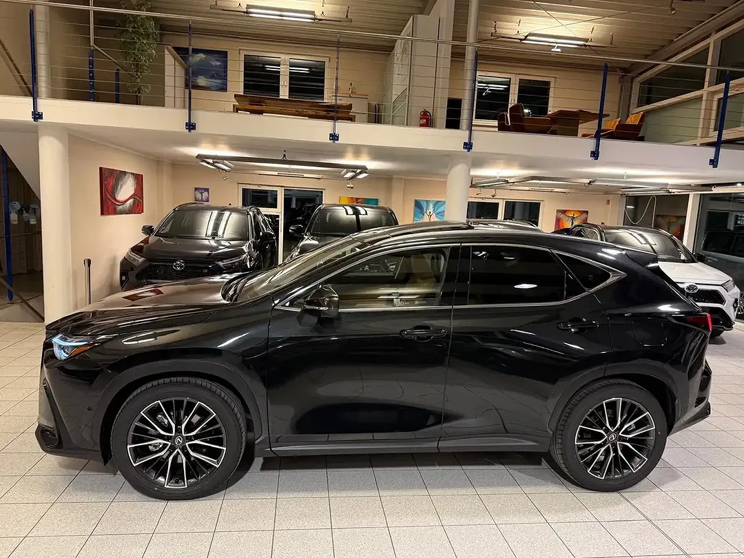 Lexus NX 350h - Thumbnail 9