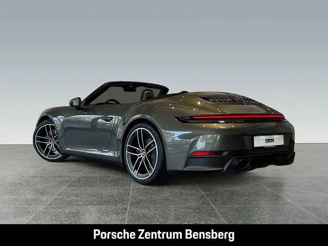 Porsche 911 - Thumbnail 3