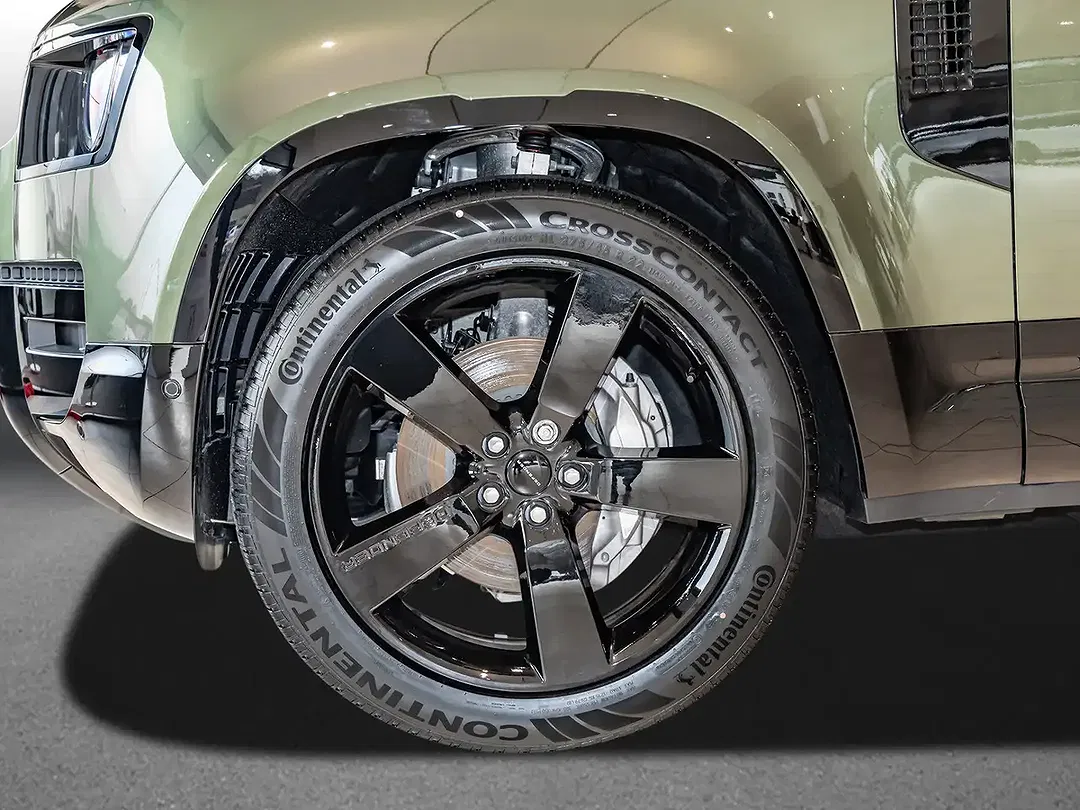 Land Rover Defender - Thumbnail 5