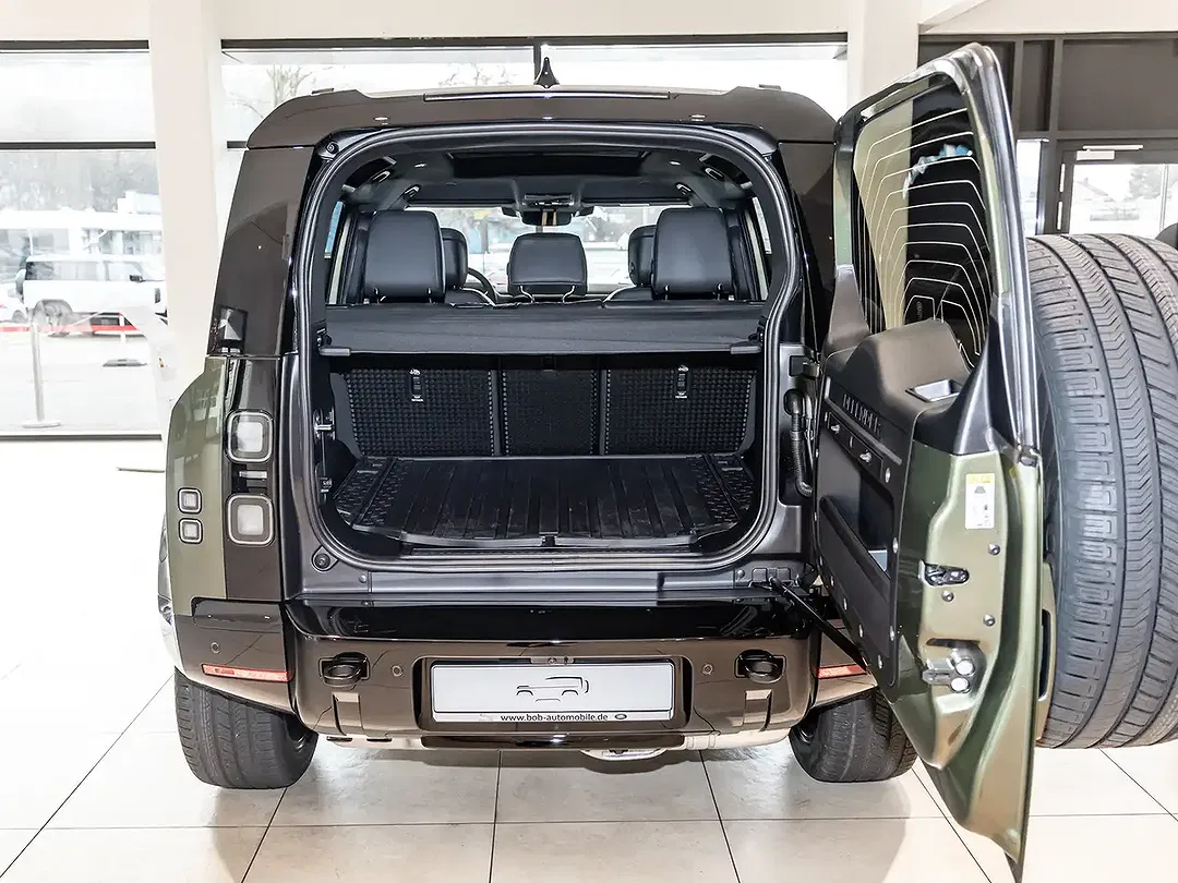 Land Rover Defender - Thumbnail 7