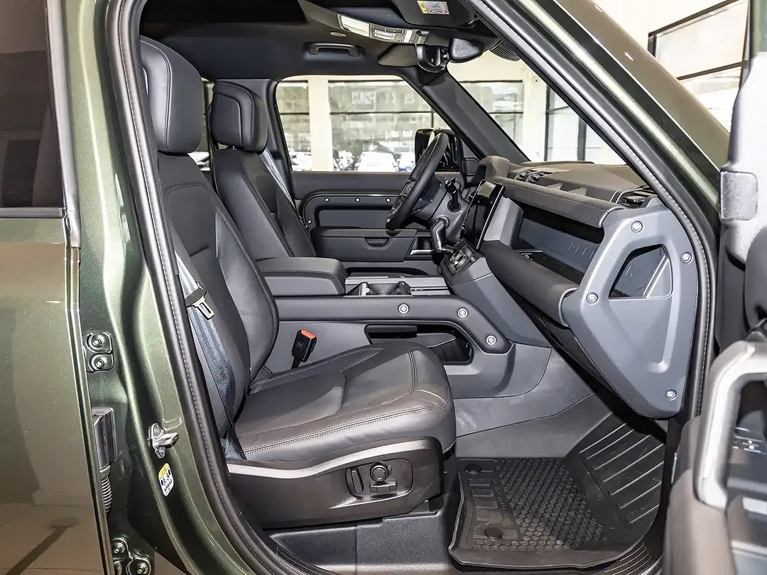 Land Rover Defender - Thumbnail 8