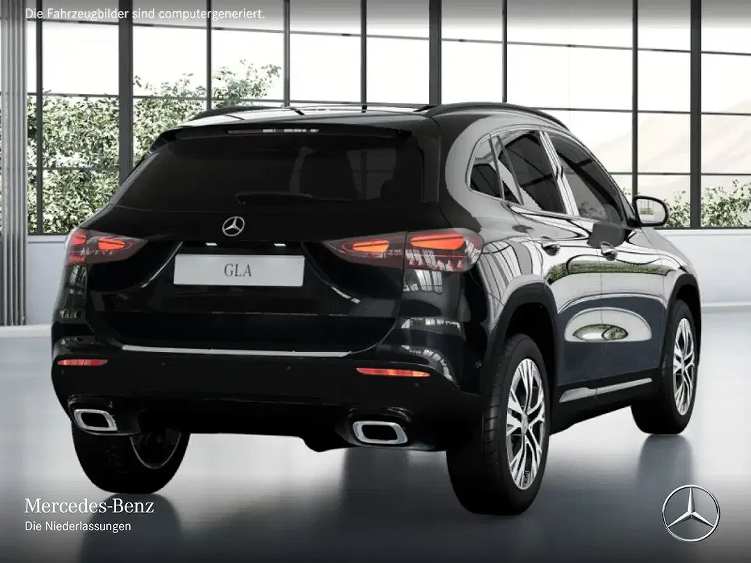 Mercedes-Benz GLA 180 - Thumbnail 4