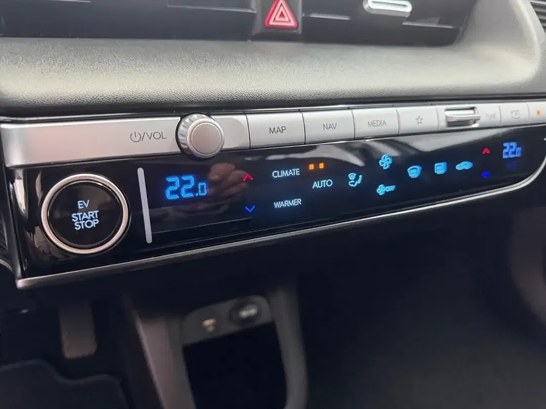 Hyundai IONIQ 5 - Thumbnail 12