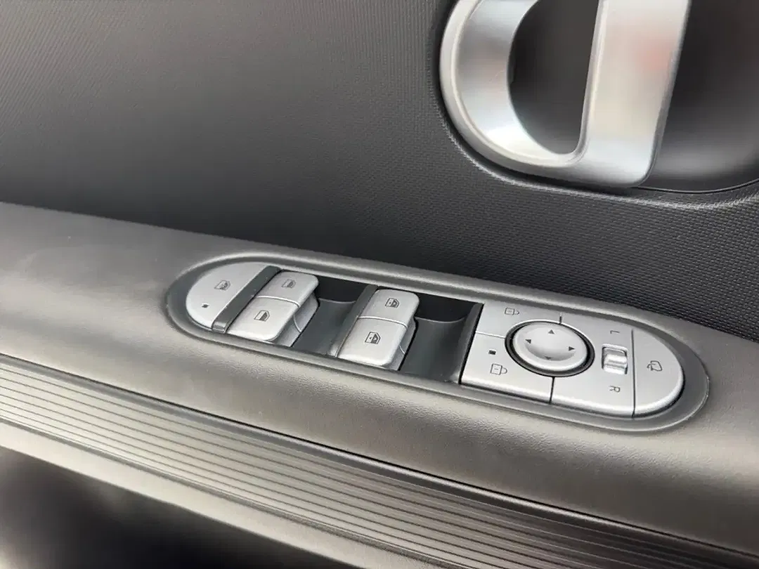 Hyundai IONIQ 5 - Thumbnail 15