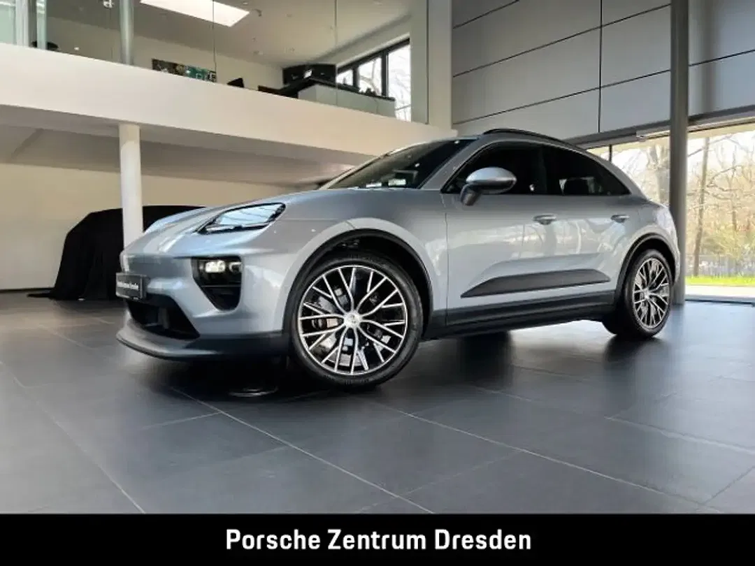 Porsche Macan - Thumbnail 1