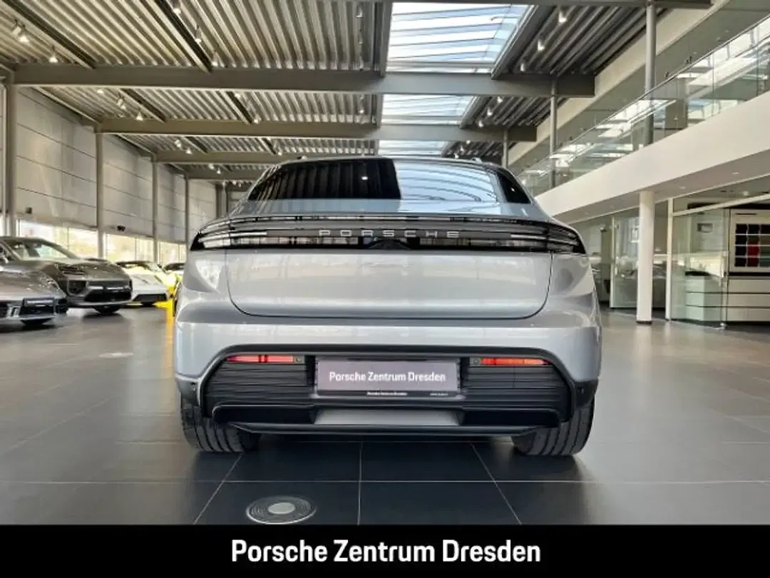 Porsche Macan - Thumbnail 6