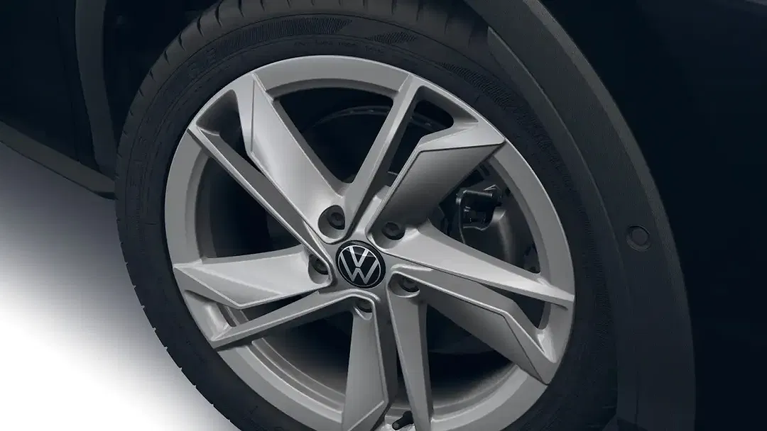 Volkswagen T-Roc - Thumbnail 3