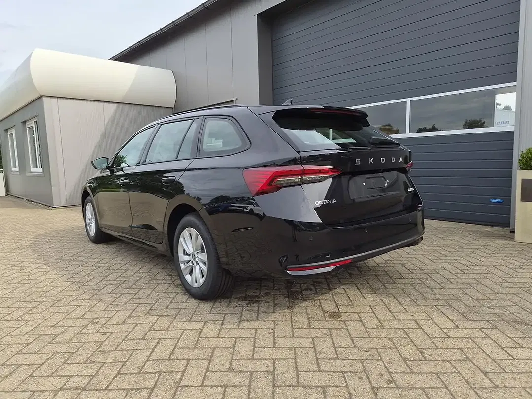 Skoda Octavia - Thumbnail 1