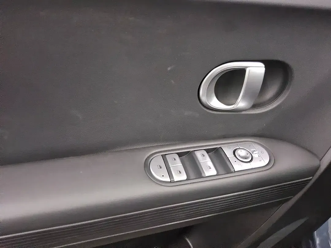 Hyundai IONIQ 5 - Thumbnail 10