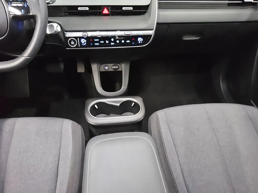 Hyundai IONIQ 5 - Thumbnail 6