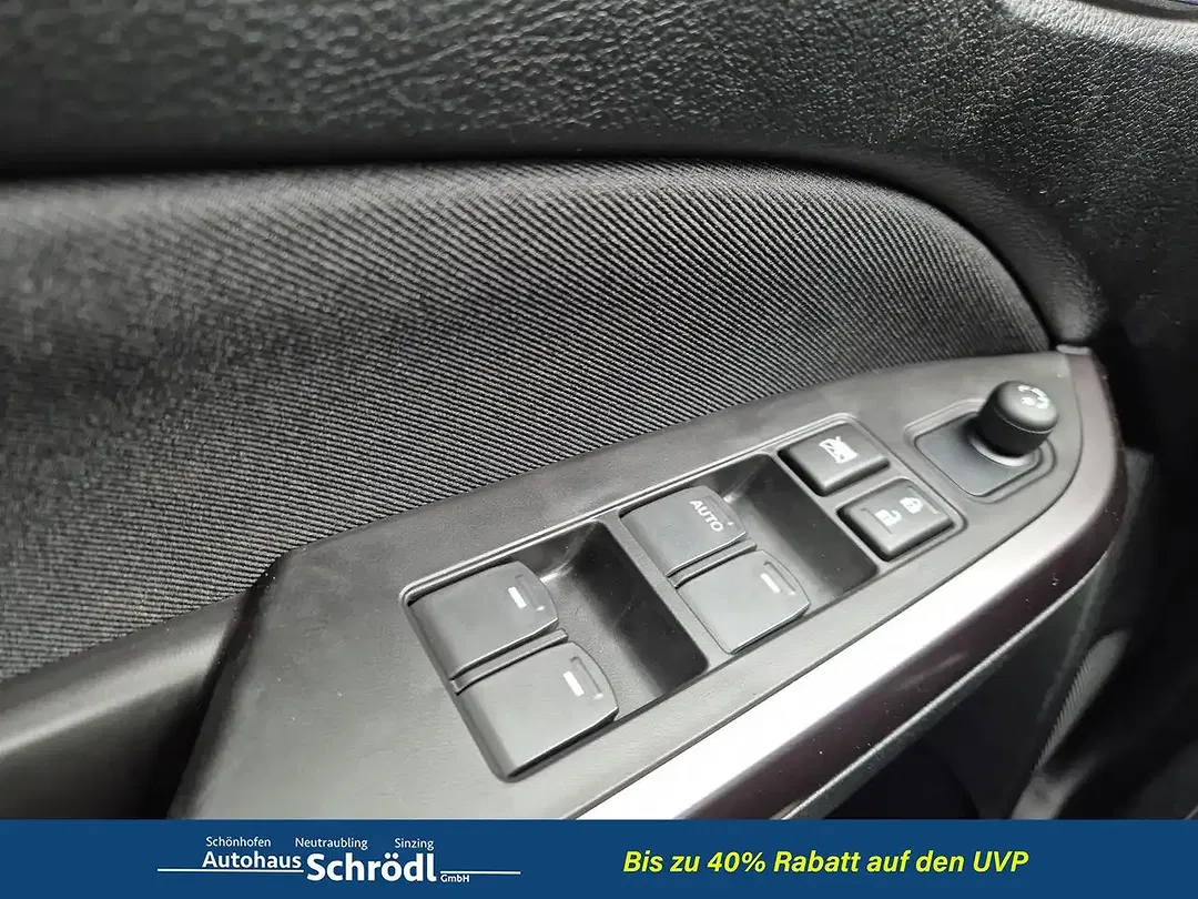Suzuki Vitara - Thumbnail 14
