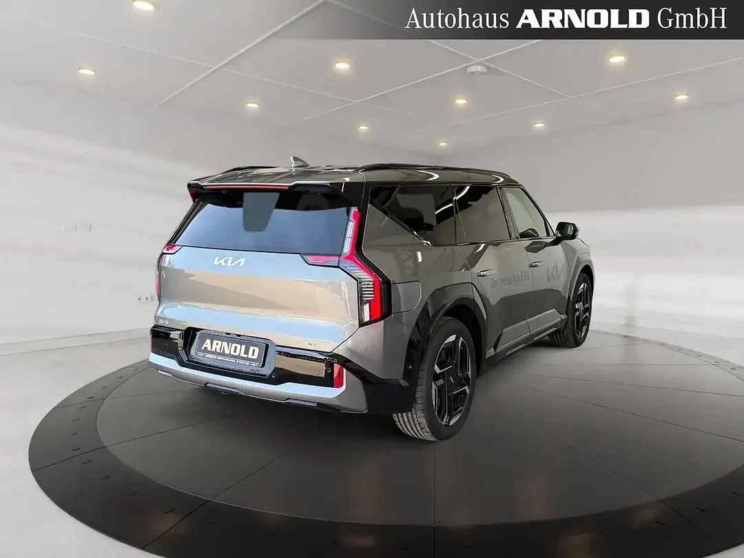Kia EV9 - Thumbnail 4