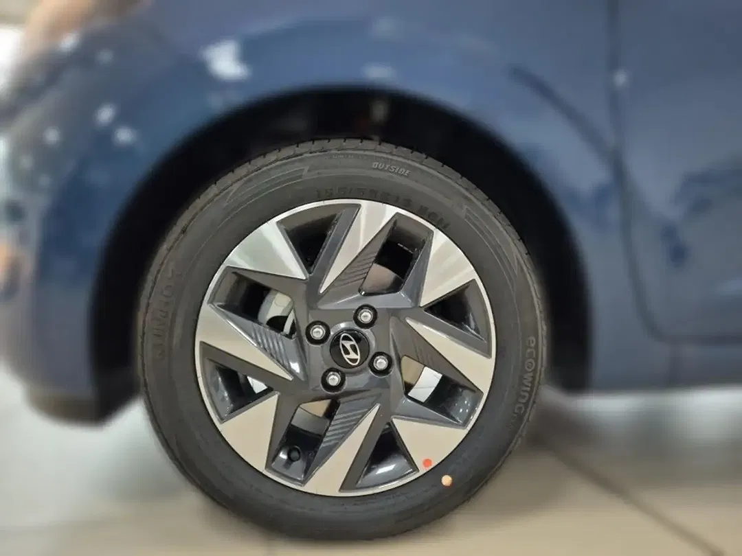 Hyundai i10 - Thumbnail 6