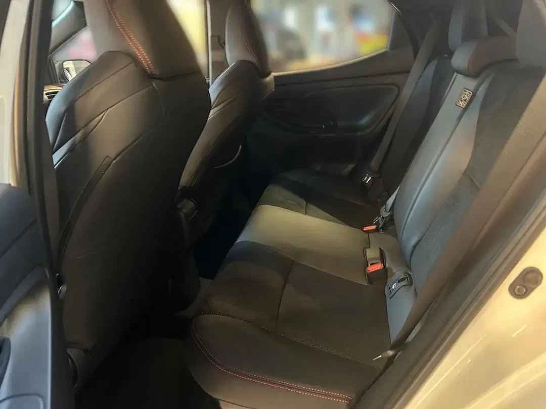 Toyota Yaris - Thumbnail 11