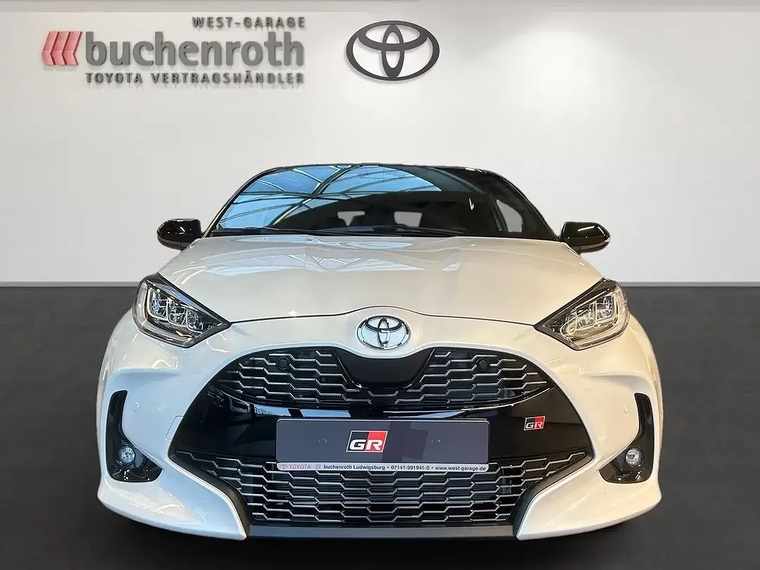 Toyota Yaris - Thumbnail 2