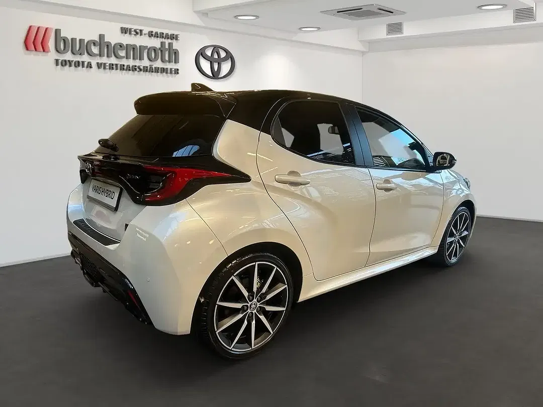 Toyota Yaris - Thumbnail 5