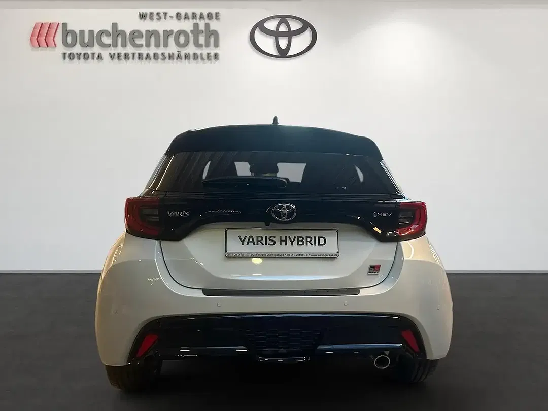Toyota Yaris - Thumbnail 6