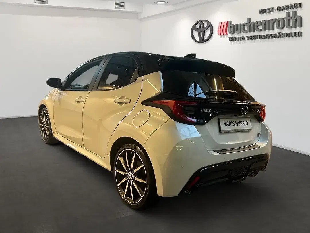 Toyota Yaris - Thumbnail 7