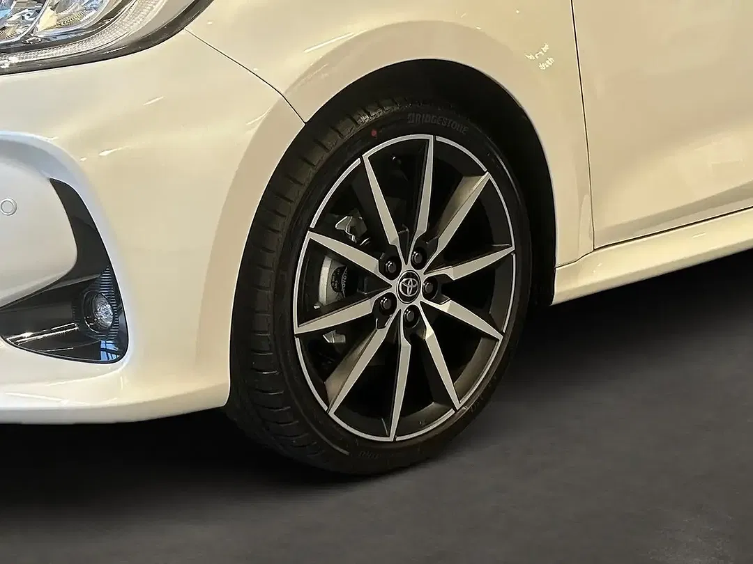 Toyota Yaris - Thumbnail 9