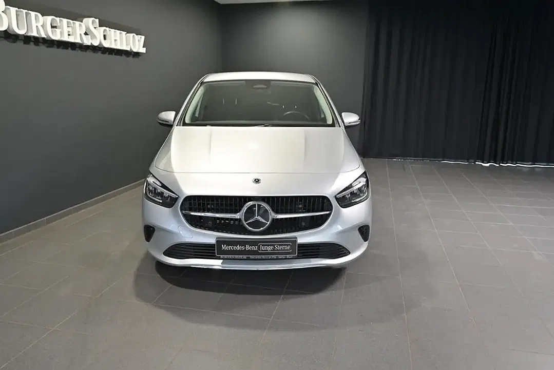 Mercedes-Benz B 200 - Thumbnail 11