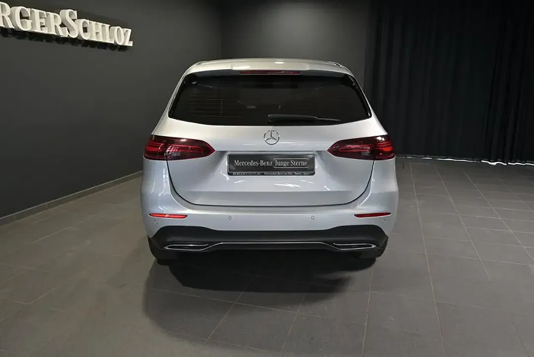 Mercedes-Benz B 200 - Thumbnail 12