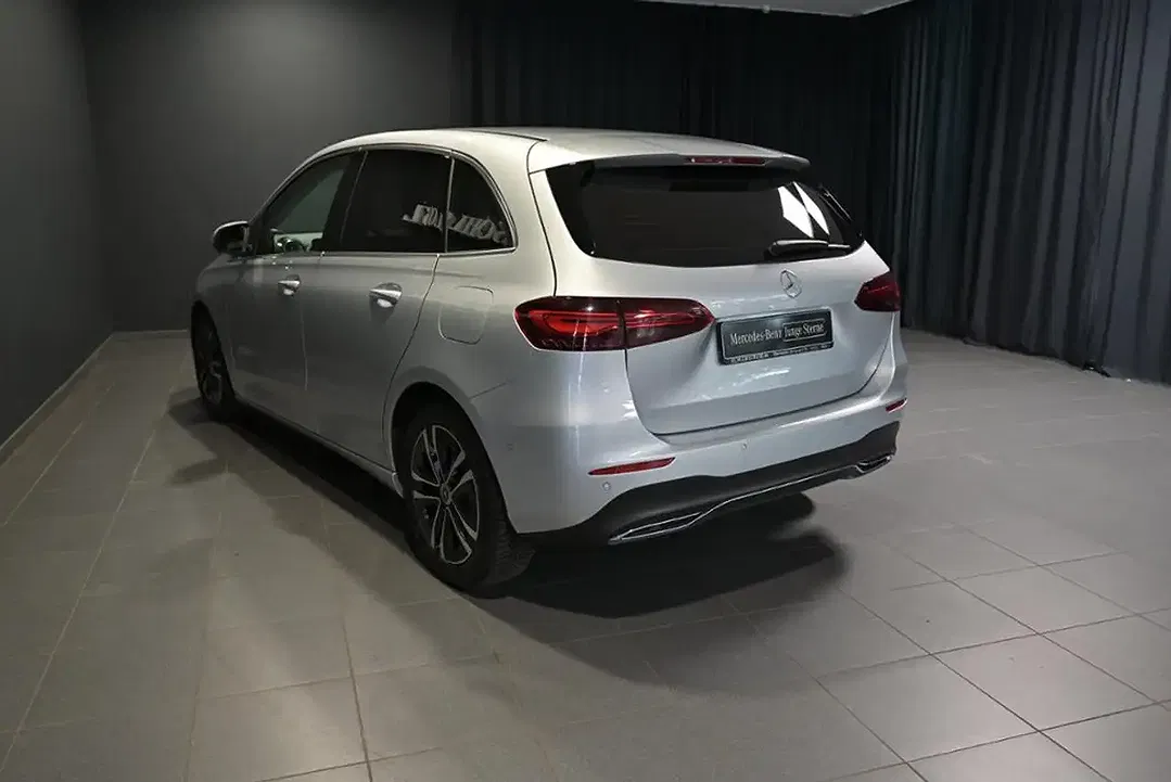 Mercedes-Benz B 200 - Thumbnail 17