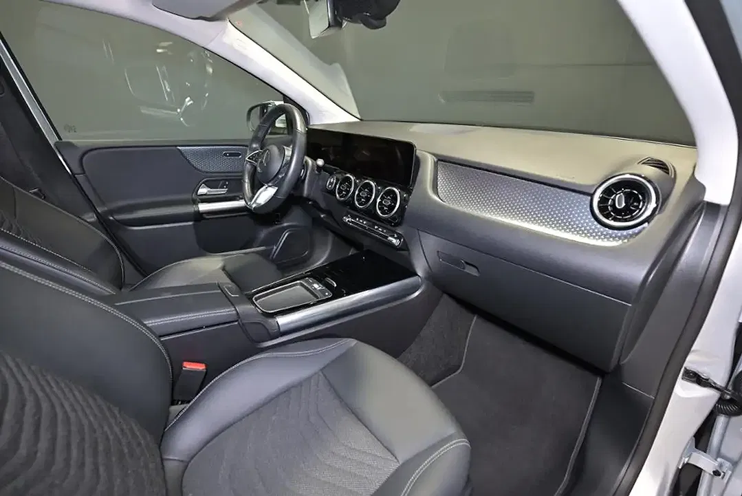 Mercedes-Benz B 200 - Thumbnail 21