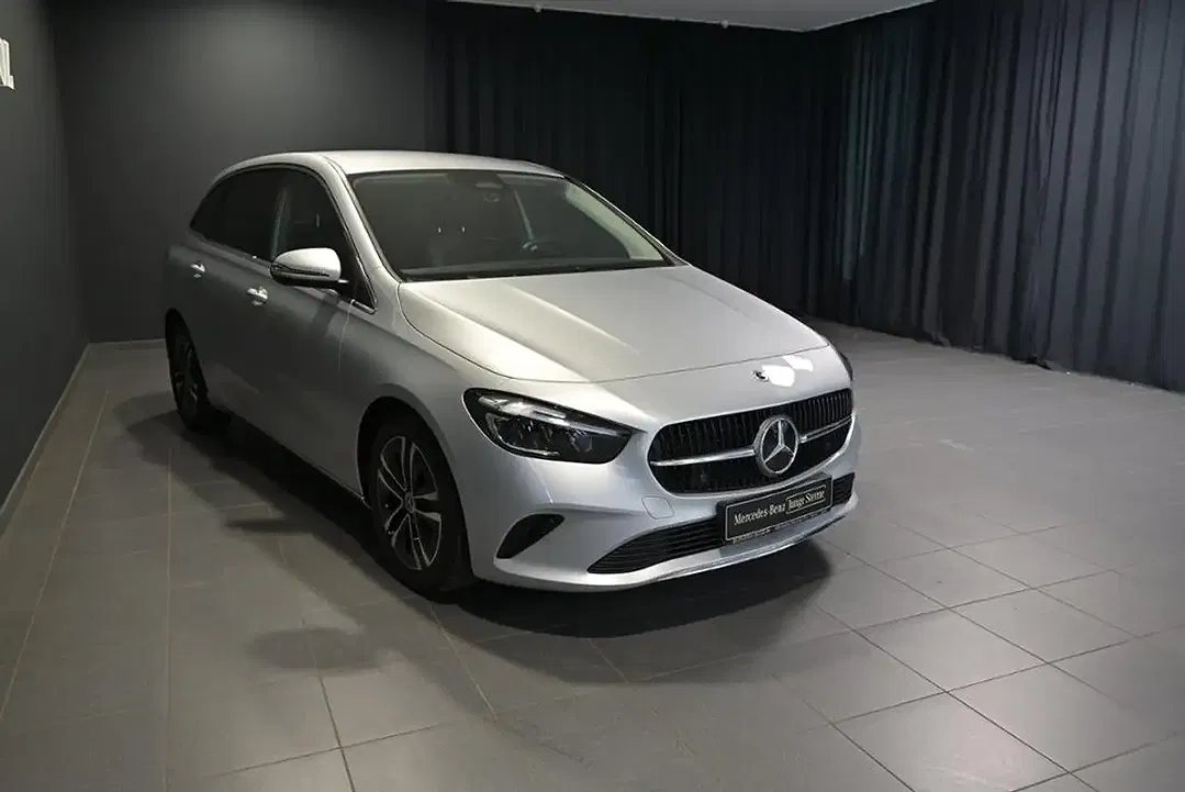 Mercedes-Benz B 200 - Thumbnail 26