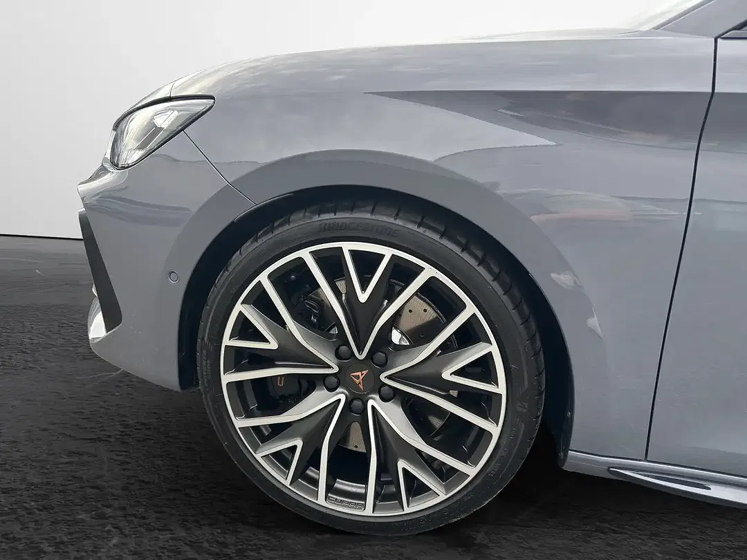 CUPRA Leon - Thumbnail 4