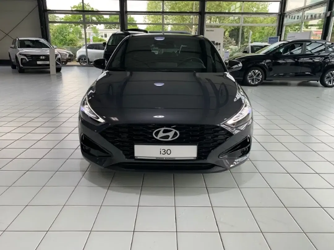 Hyundai i30 - Thumbnail 2
