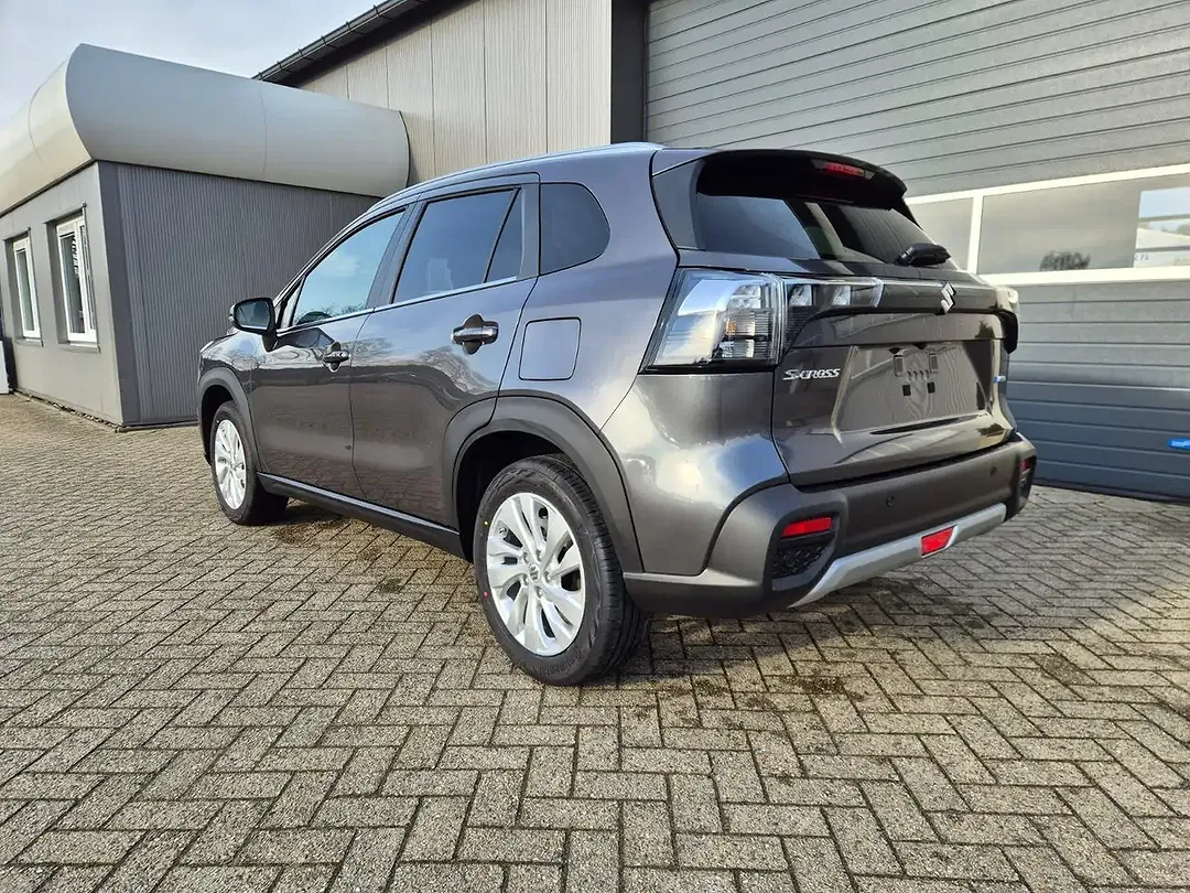 Suzuki S-Cross - Thumbnail 3