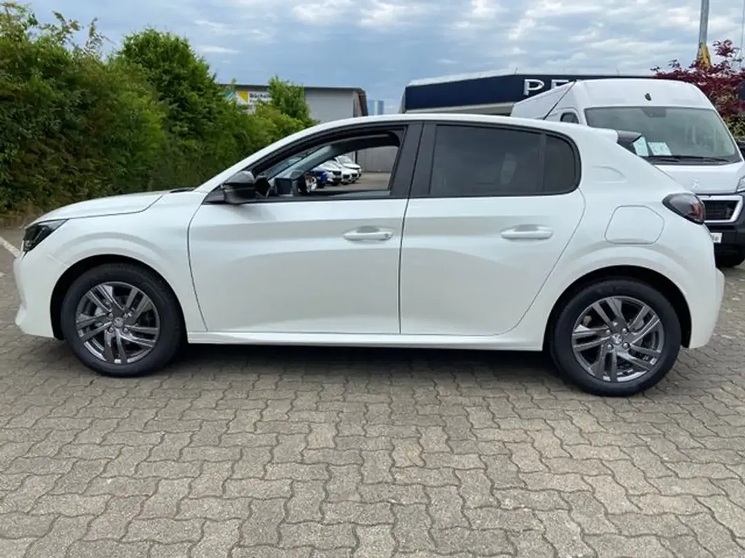 Peugeot 208 - Thumbnail 2