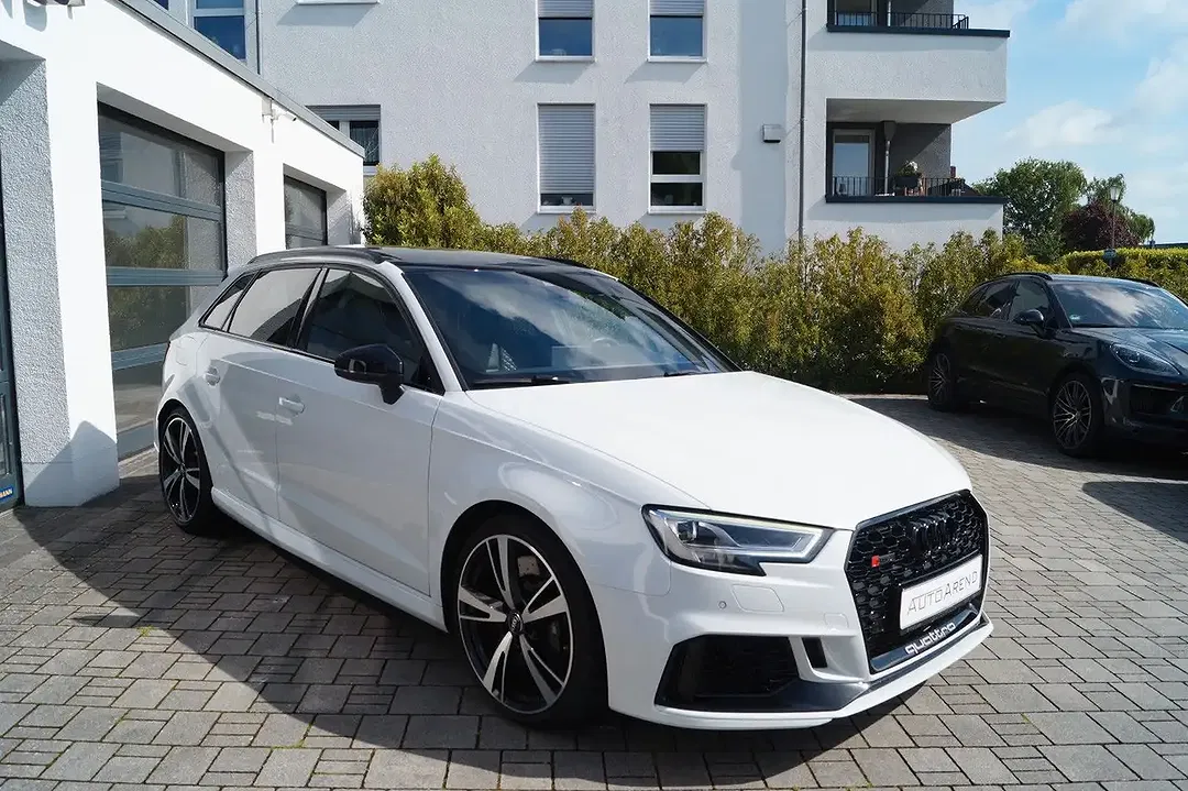 Audi RS3 - Thumbnail 3