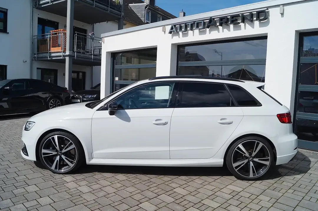 Audi RS3 - Thumbnail 4