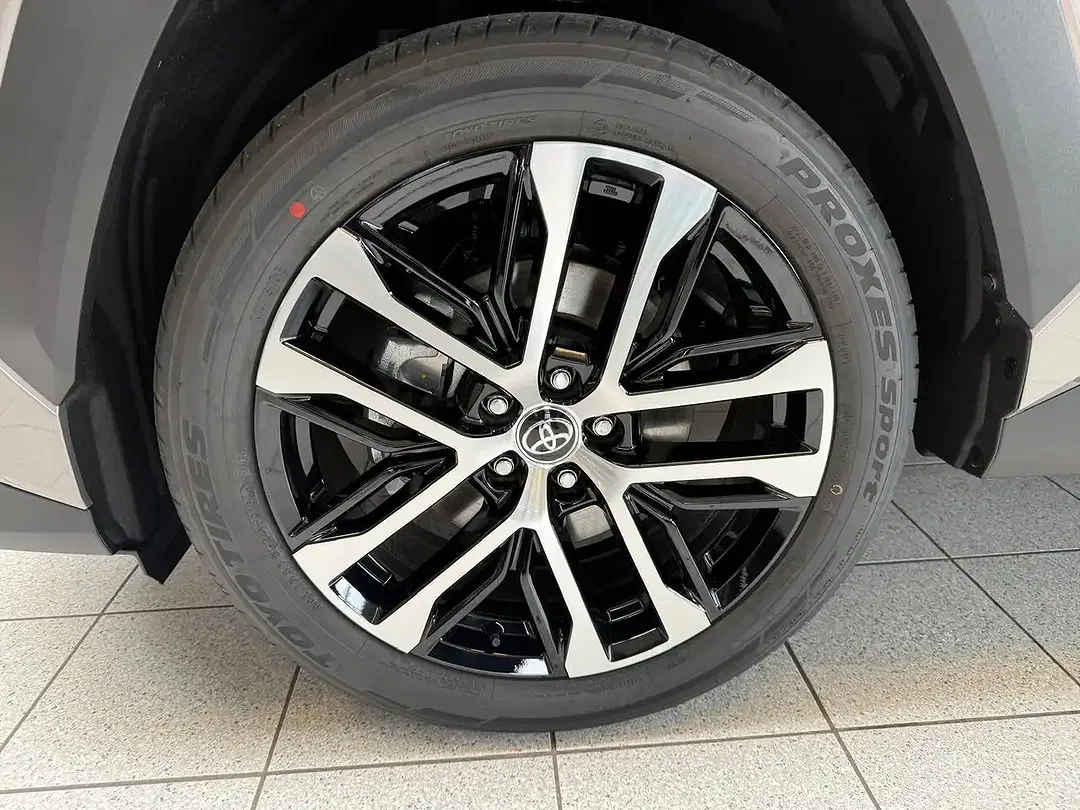 Toyota RAV 4 - Thumbnail 12