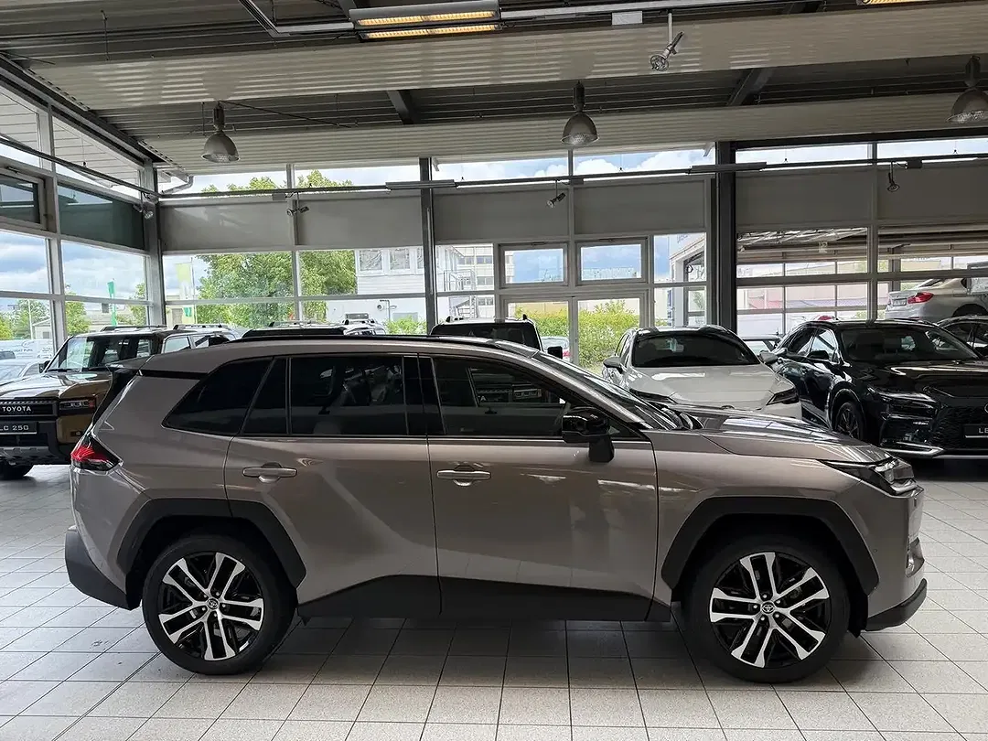 Toyota RAV 4 - Thumbnail 4