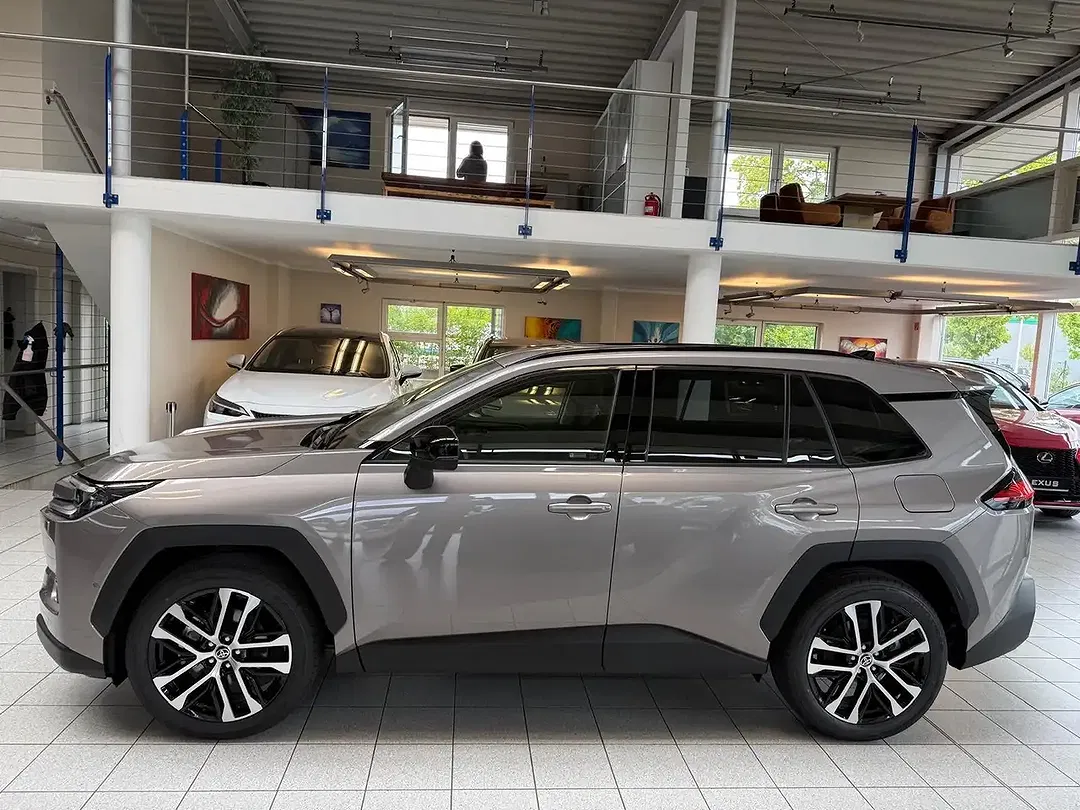 Toyota RAV 4 - Thumbnail 8