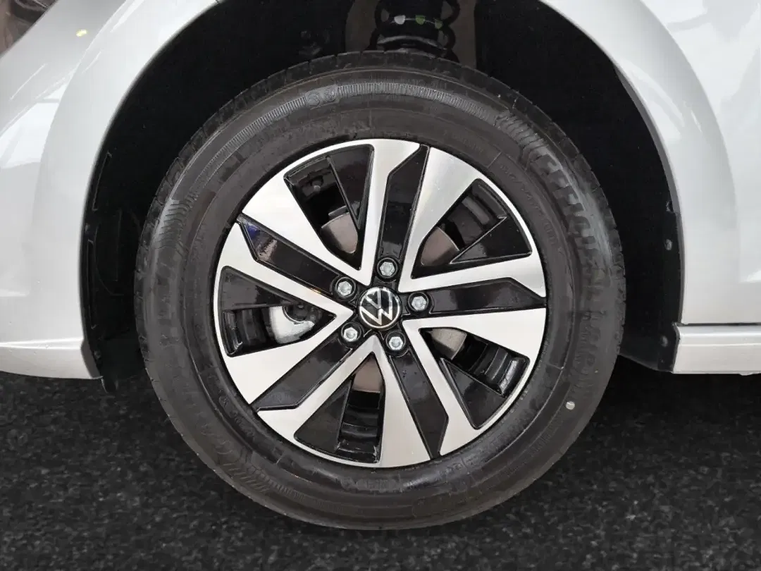 Volkswagen Polo - Thumbnail 7