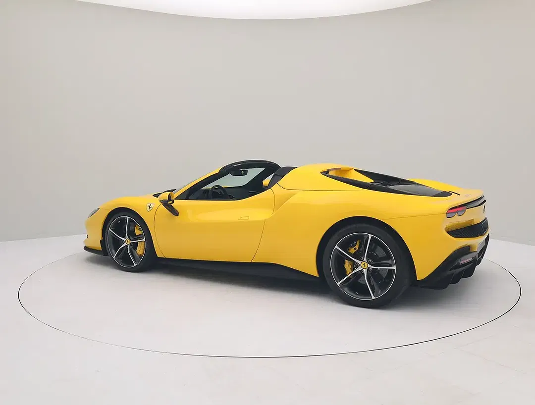 Ferrari 296 GTS - Thumbnail 10