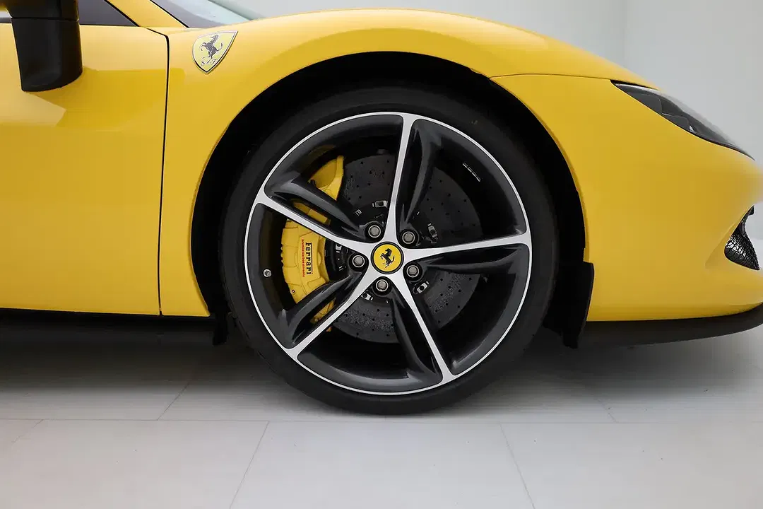 Ferrari 296 GTS - Thumbnail 15