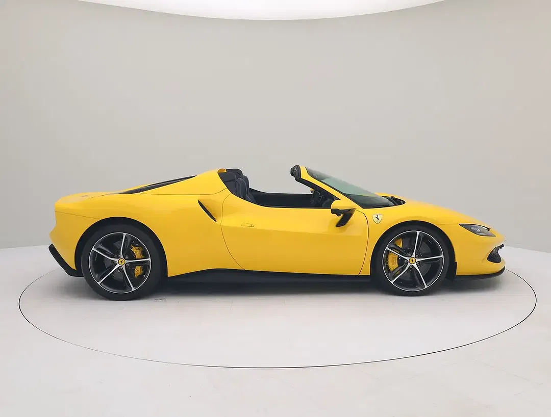 Ferrari 296 GTS - Thumbnail 5
