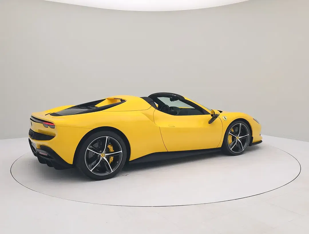 Ferrari 296 GTS - Thumbnail 6