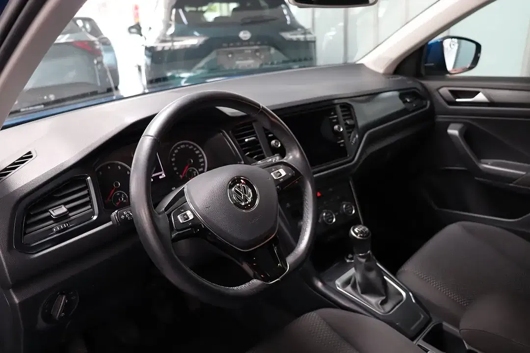 Volkswagen T-Roc - Thumbnail 11