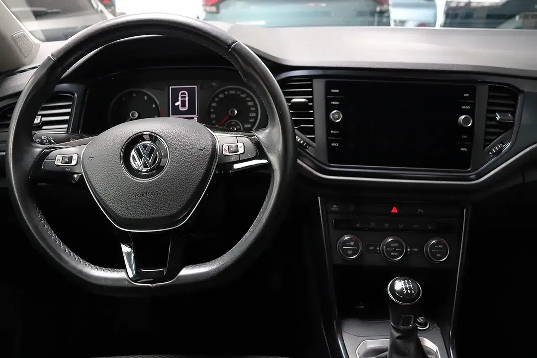Volkswagen T-Roc - Thumbnail 8
