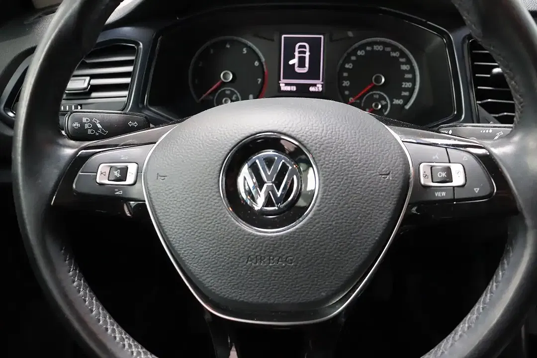 Volkswagen T-Roc - Thumbnail 9