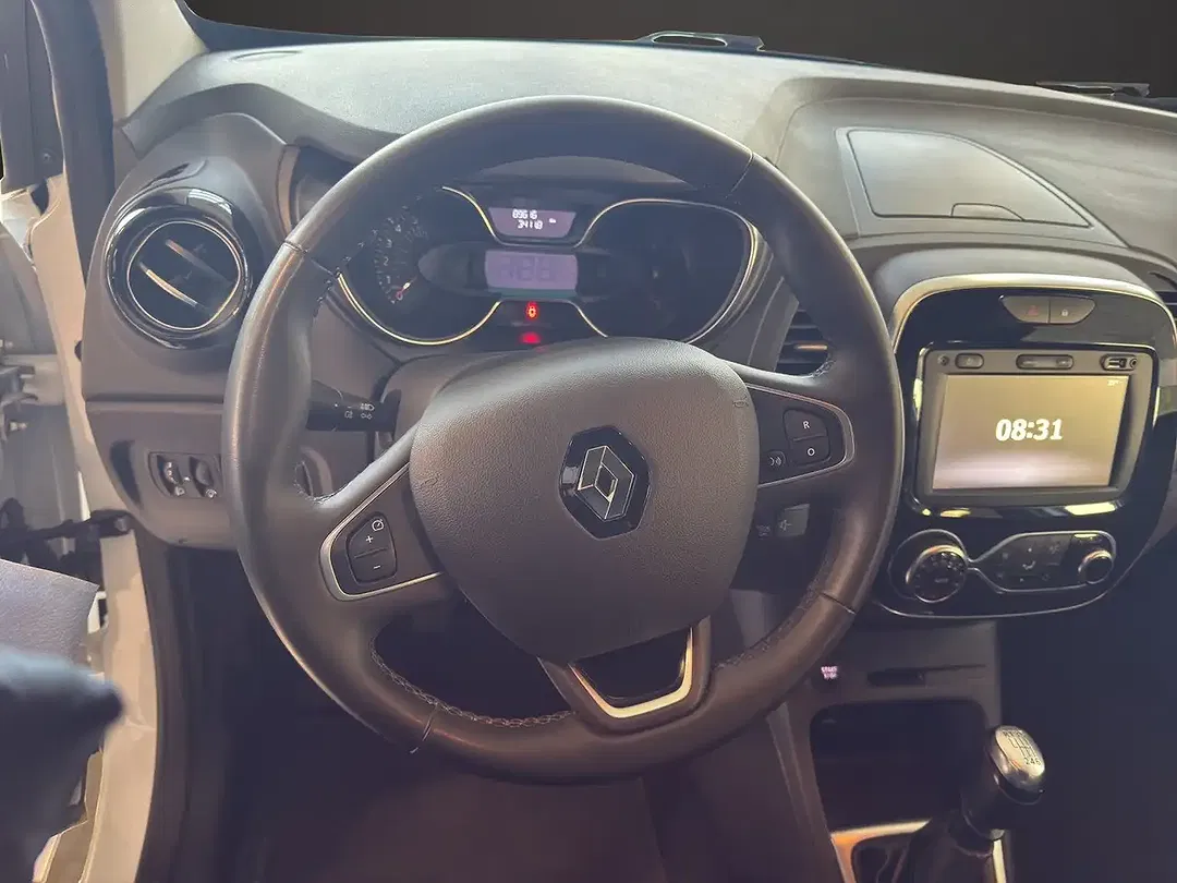 Renault Captur - Thumbnail 10