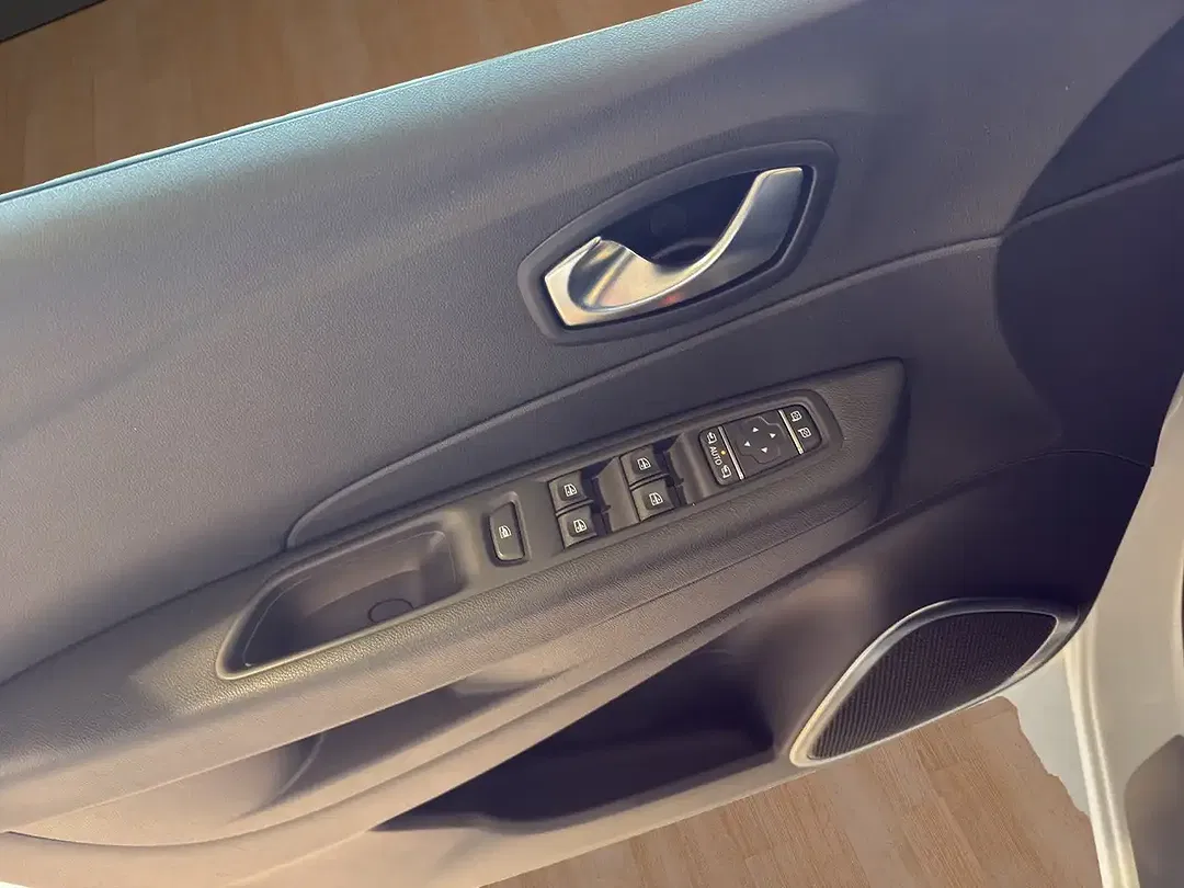 Renault Captur - Thumbnail 12