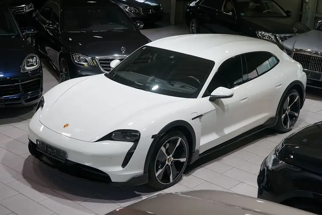 Porsche Taycan 4 Cross Turismo