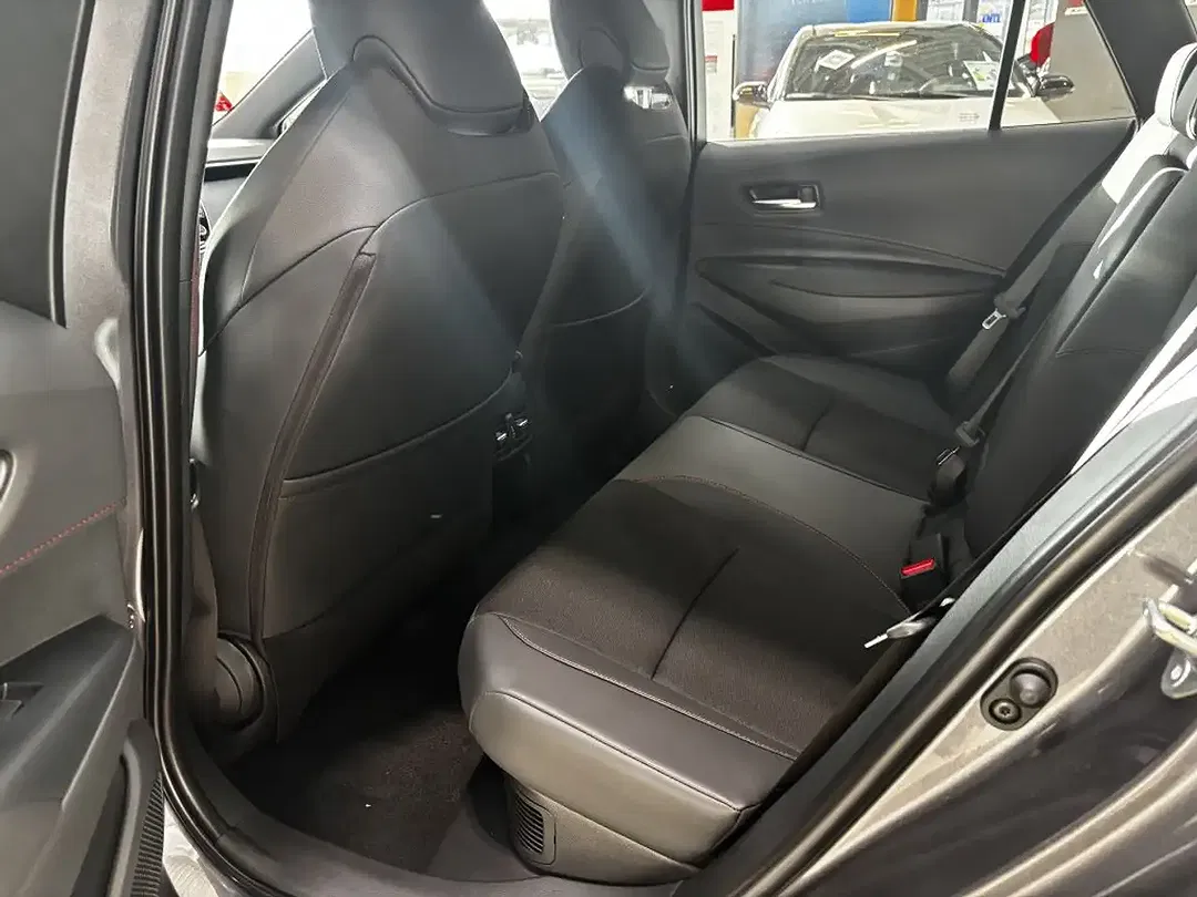 Toyota Corolla - Thumbnail 8