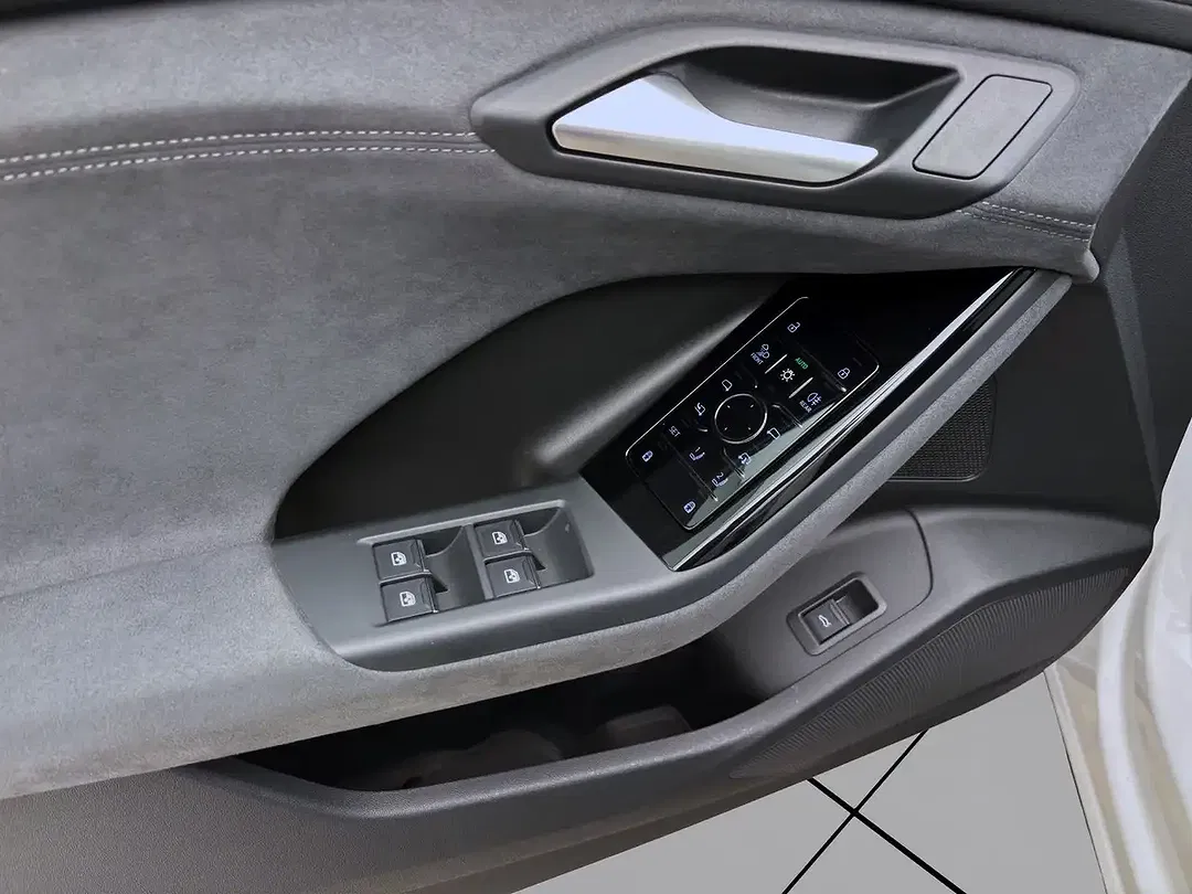 Audi Q6 e-tron - Thumbnail 11